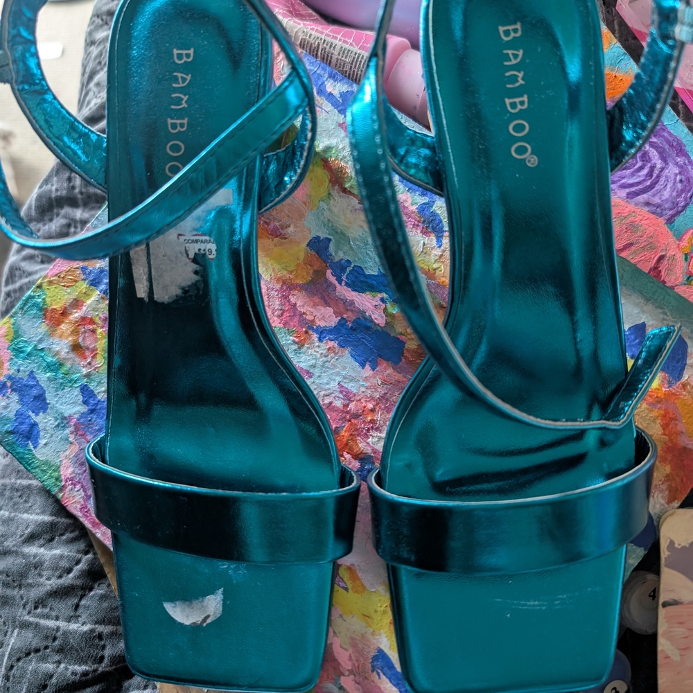 NWT BAMBOO Metallic Square Toe Block Heel Sandals Size 7 - Picture 7 of 8
